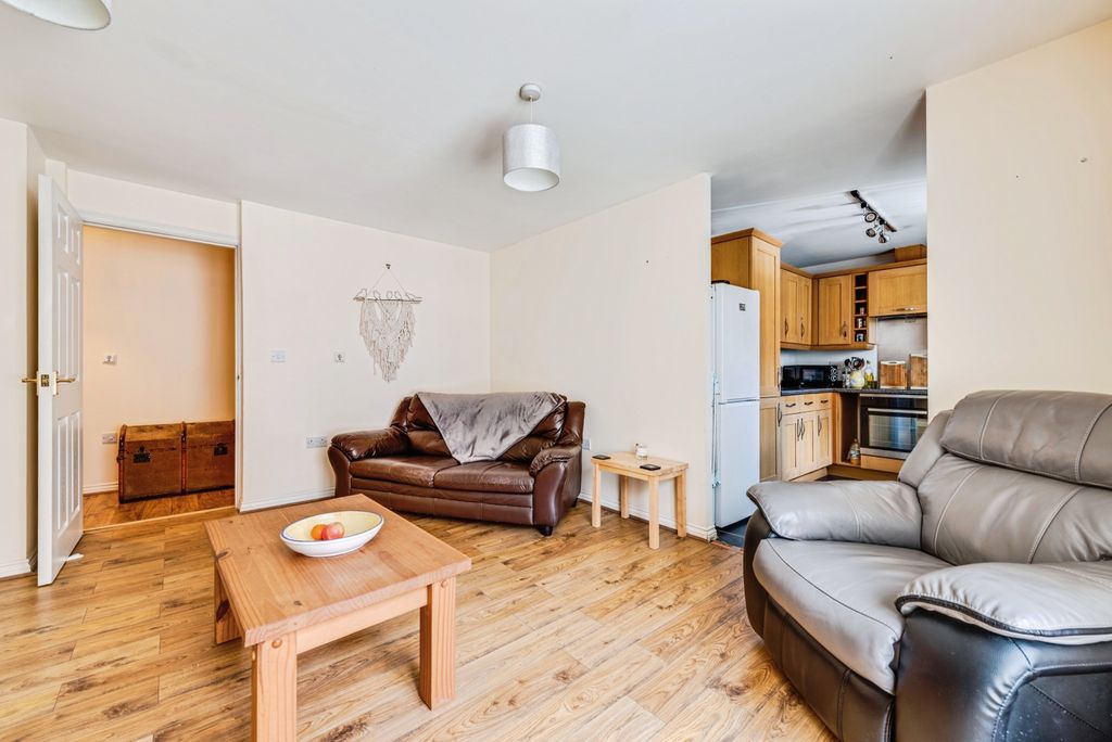 Property photo 3 of 18