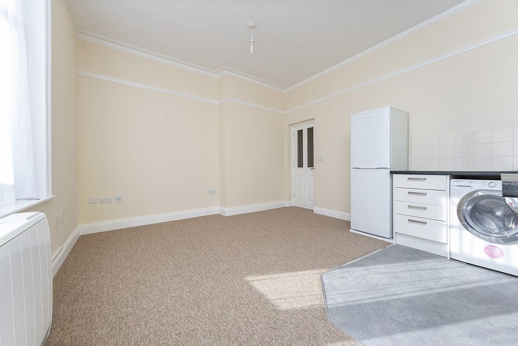 Property photo 3 of 10 Picture No. 05