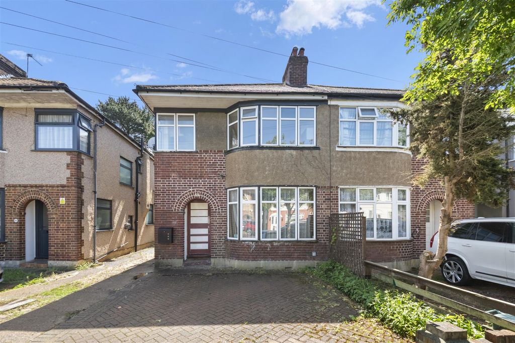 Property photo 1 of 11