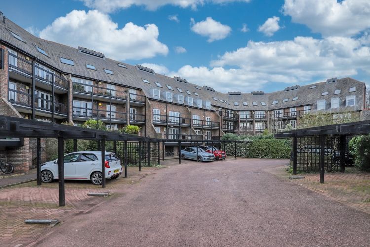 Property photo 2 of 9 244476
