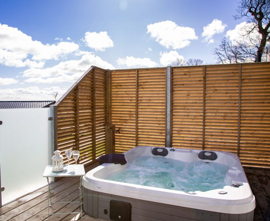 Property photo 3 of 10 005