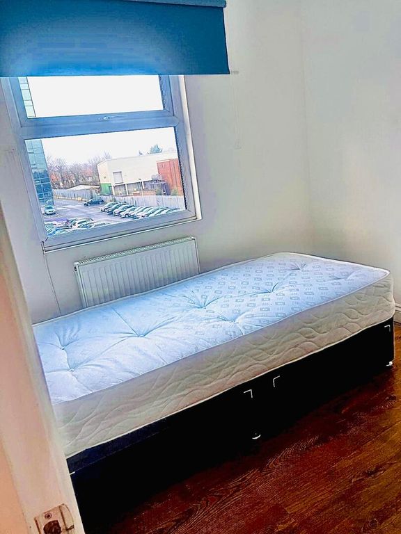 Property photo 1 of 5 Bedroom