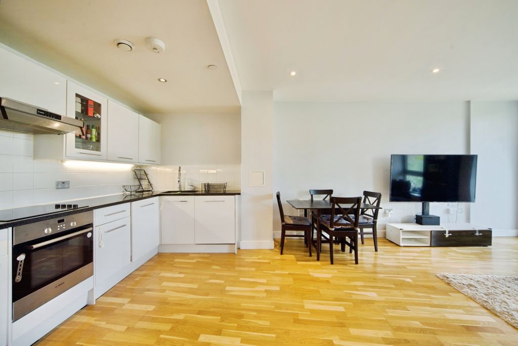 Property photo 3 of 15 Photo