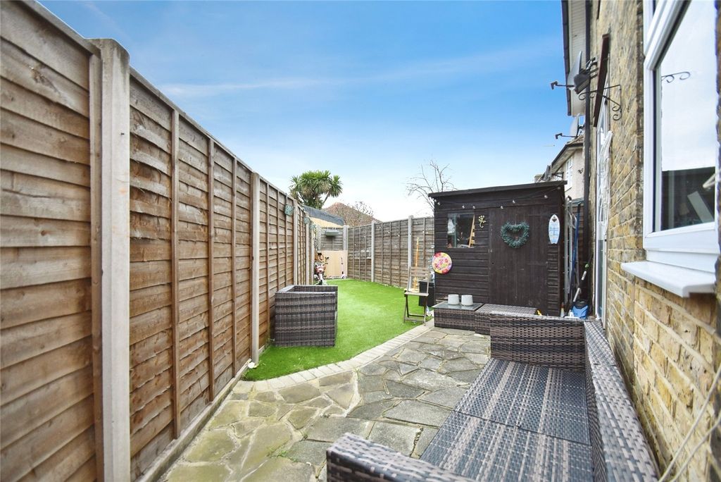 Property photo 3 of 14 Garden