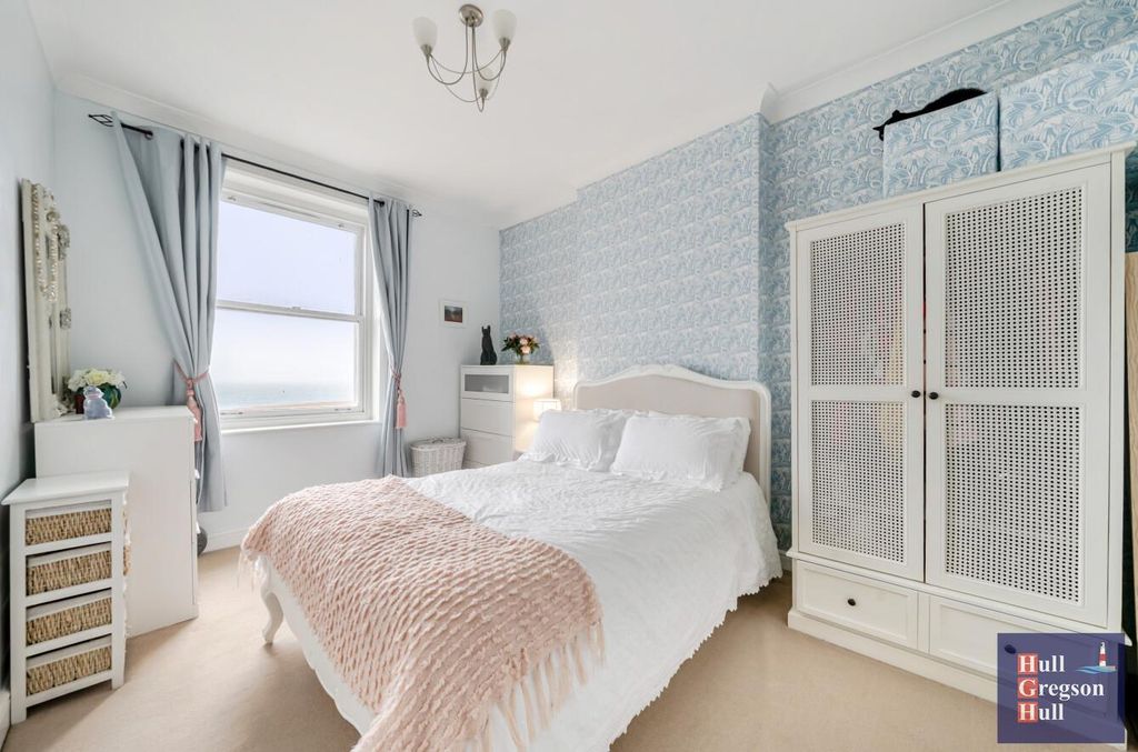 Property photo 3 of 15 92A761A8-d710-44Eb-8Fed-B8A7c554E58F.Jpg