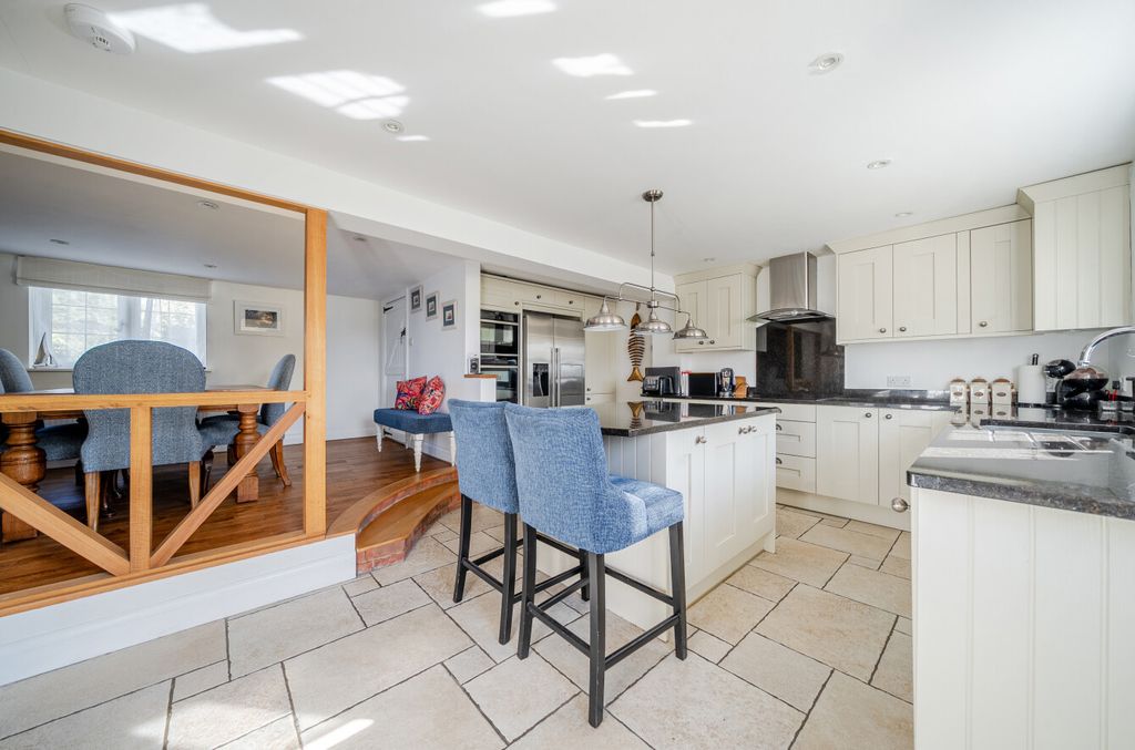 Property photo 2 of 17 1487218-6-6A4Bf61...