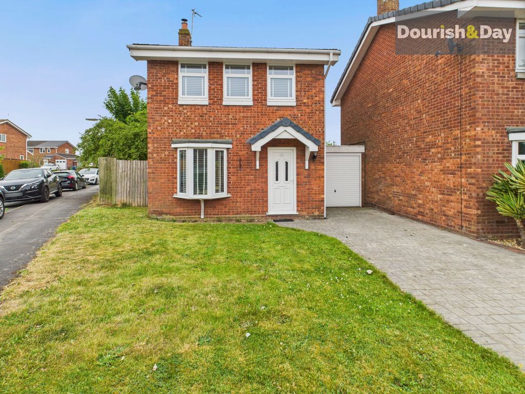 Property photo 1 of 17 Front