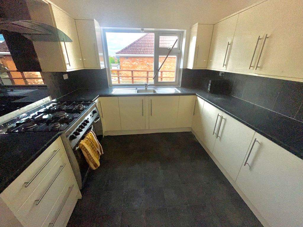 Property photo 2 of 13 Kitchen