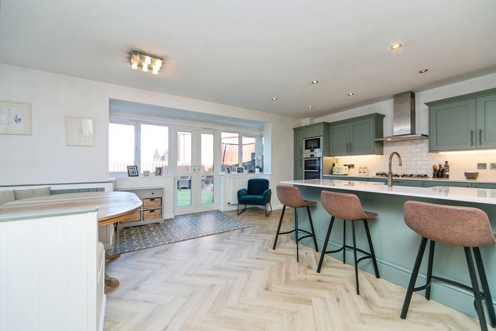 Property photo 2 of 20 Pbox-Img.Jpg