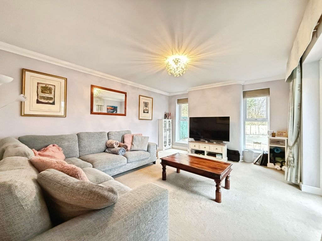 Property photo 2 of 31 4860254