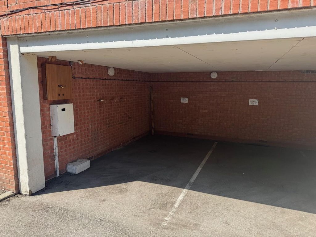 2 bed flat for saleConsort Place, Shakleton Road, Earlsdon, Coventry CV5 photo 5