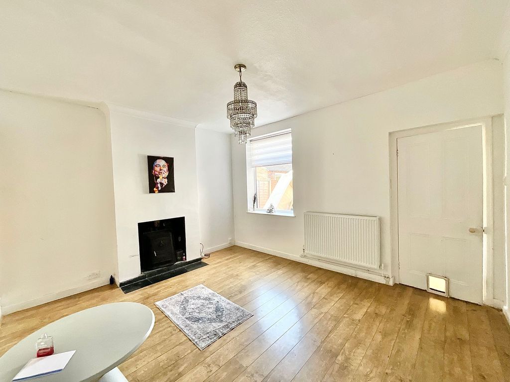 Property photo 3 of 28