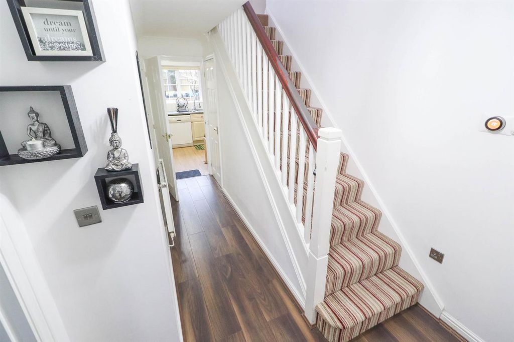 Property photo 3 of 23