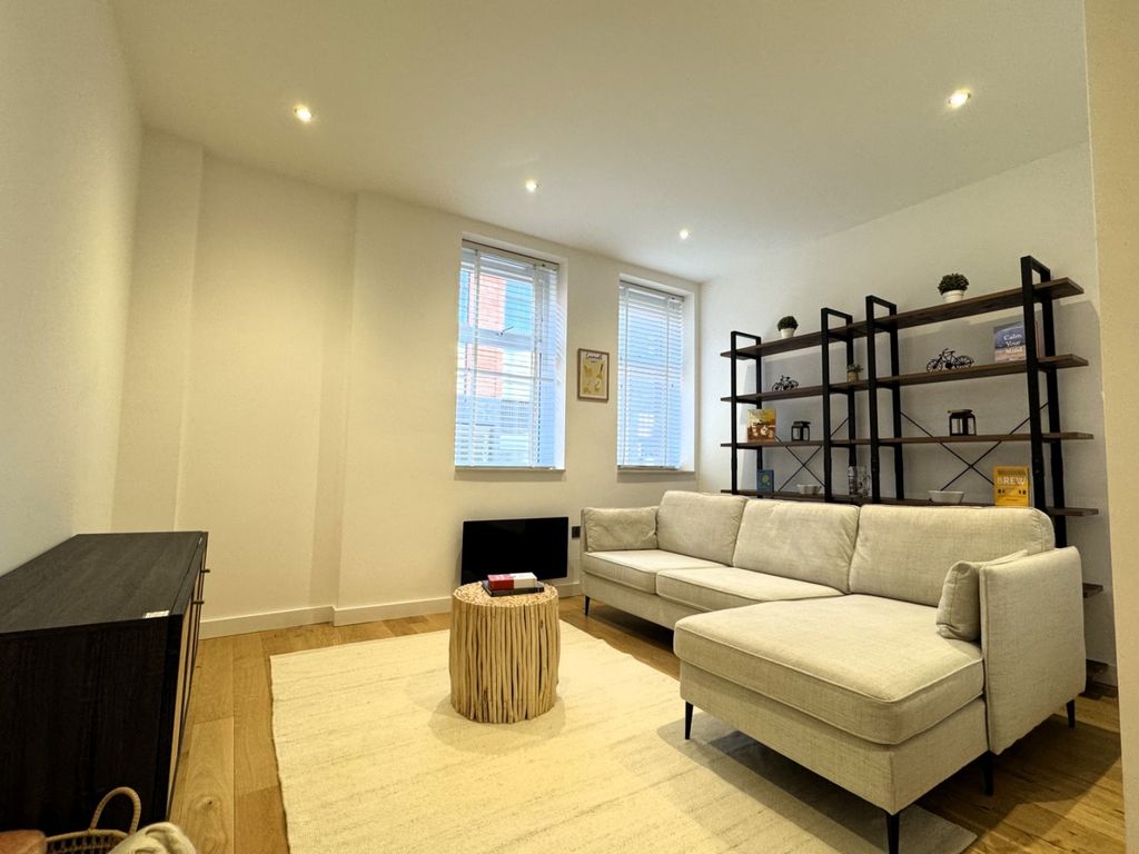 Property photo 3 of 17 Picture No. 02