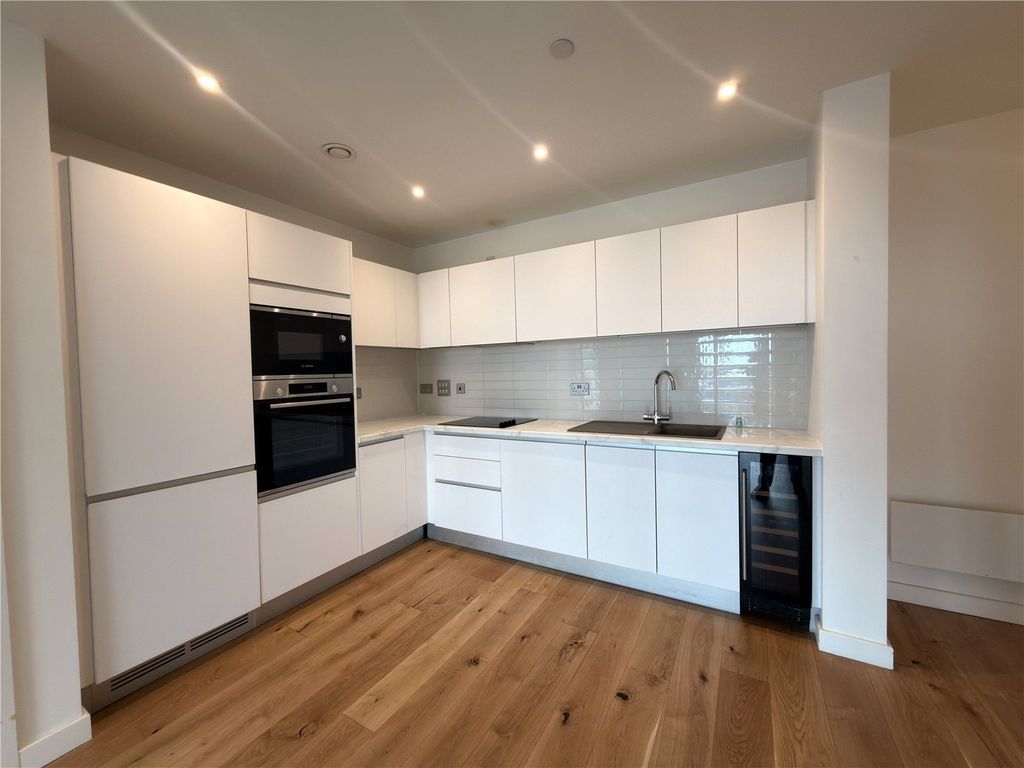 Property photo 2 of 9 Picture No. 18