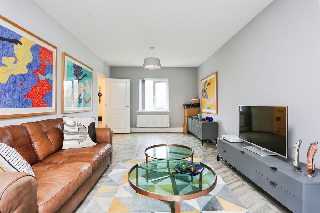 Property photo 2 of 19