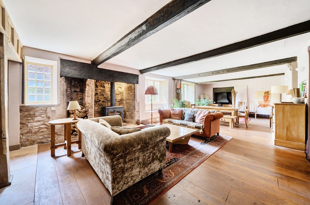 Property photo 2 of 23 1312821-15-6852d7...