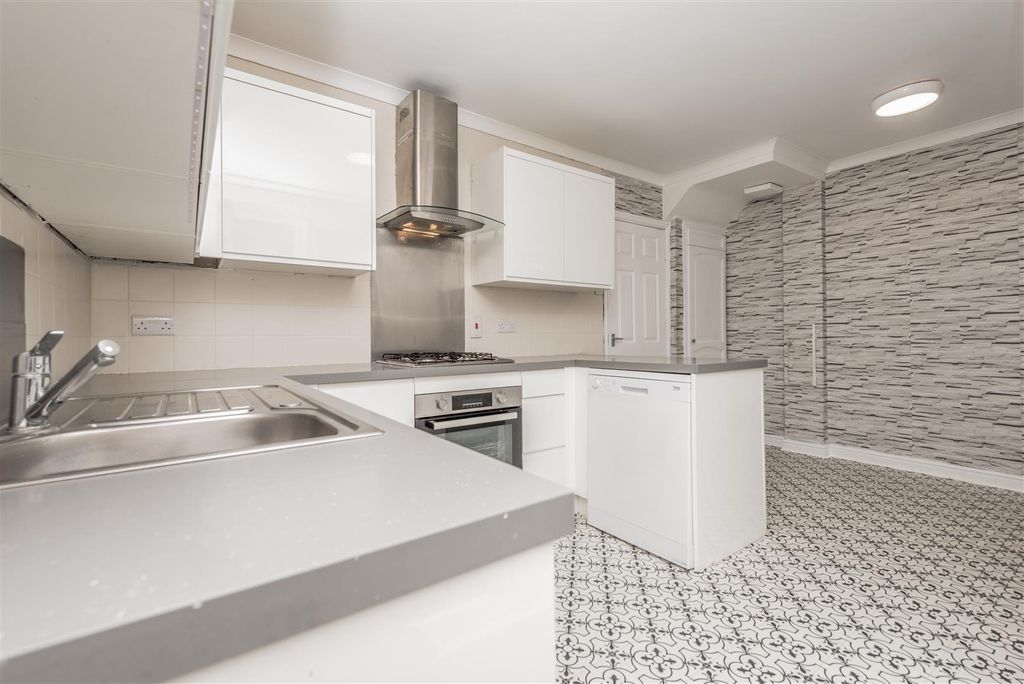 Property photo 3 of 21 Fitted Dining Kitchen: