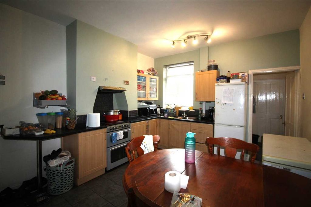 Property photo 3 of 6