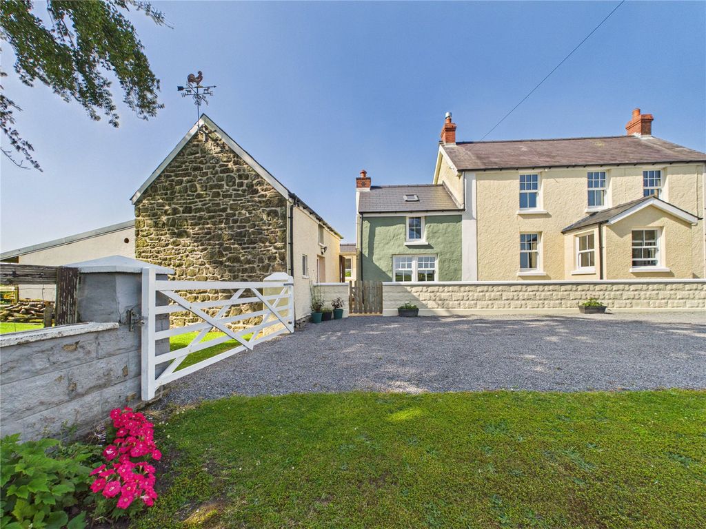 Property photo 2 of 42 Picture No. 48