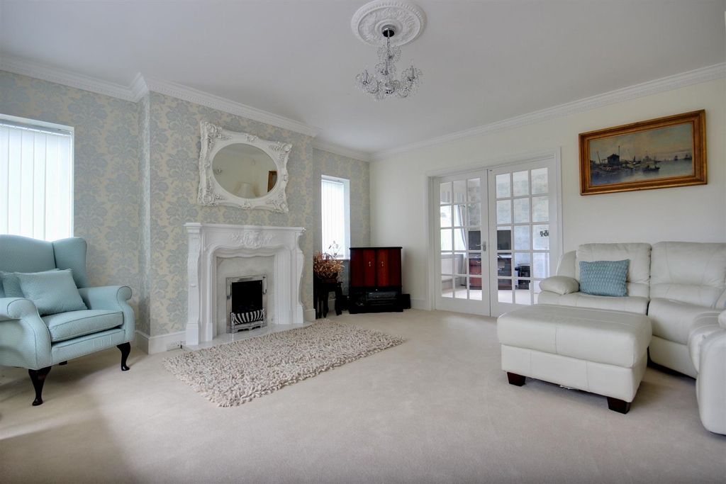 Property photo 2 of 18 Cherry Trees 2 (23).Jpg