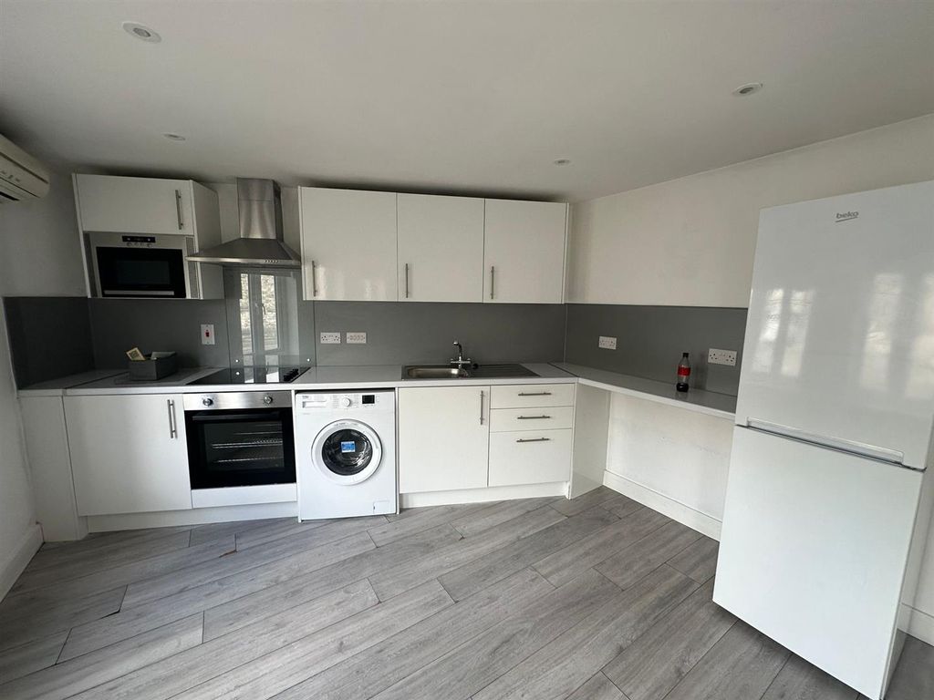 Property photo 3 of 5 Kitchen.Jpg