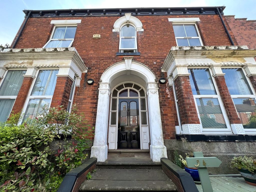 Property photo 1 of 11
