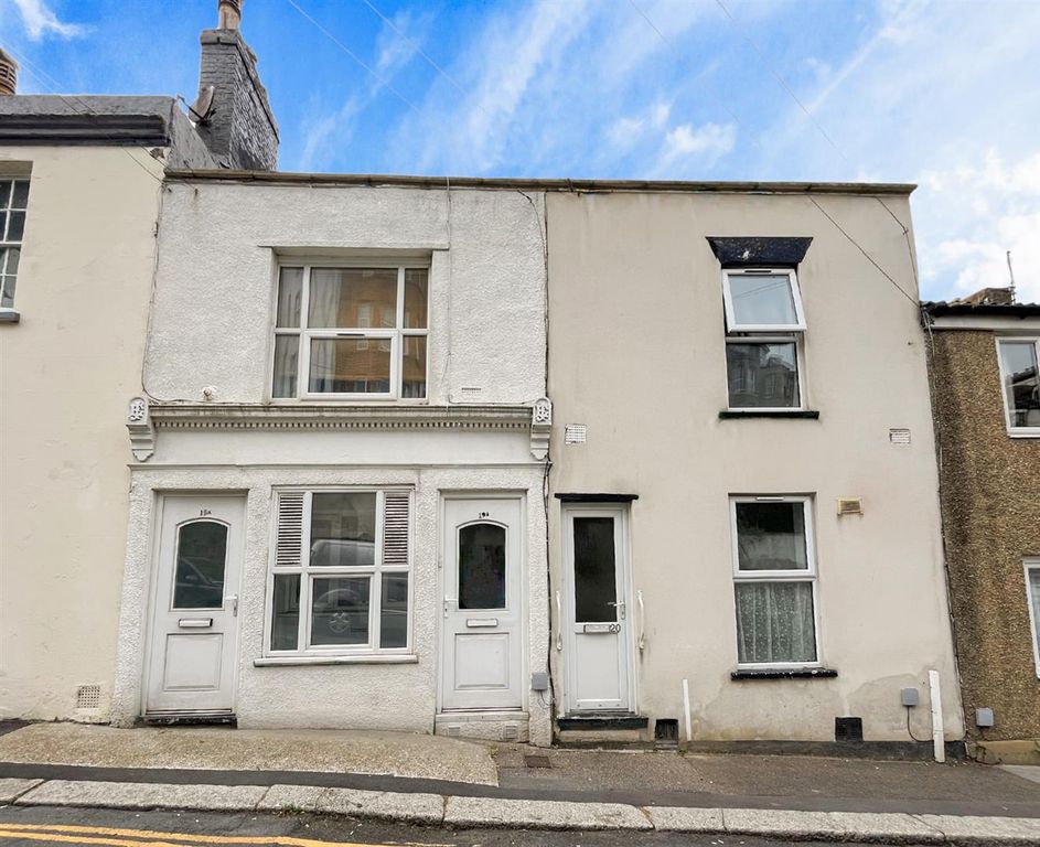 Property photo 1 of 10 Front
