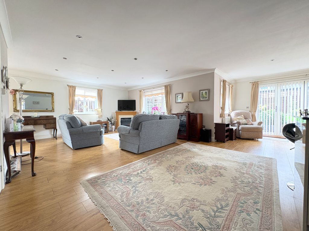 Property photo 2 of 31