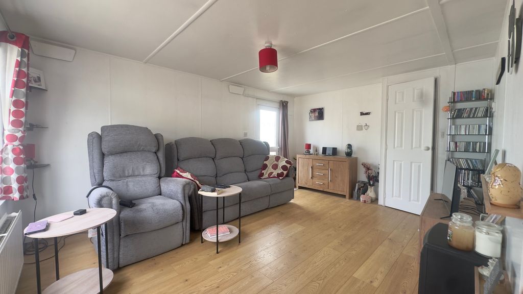 Property photo 3 of 16 Img_9860