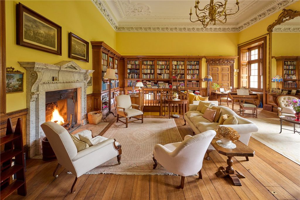 Property photo 2 of 14 Library