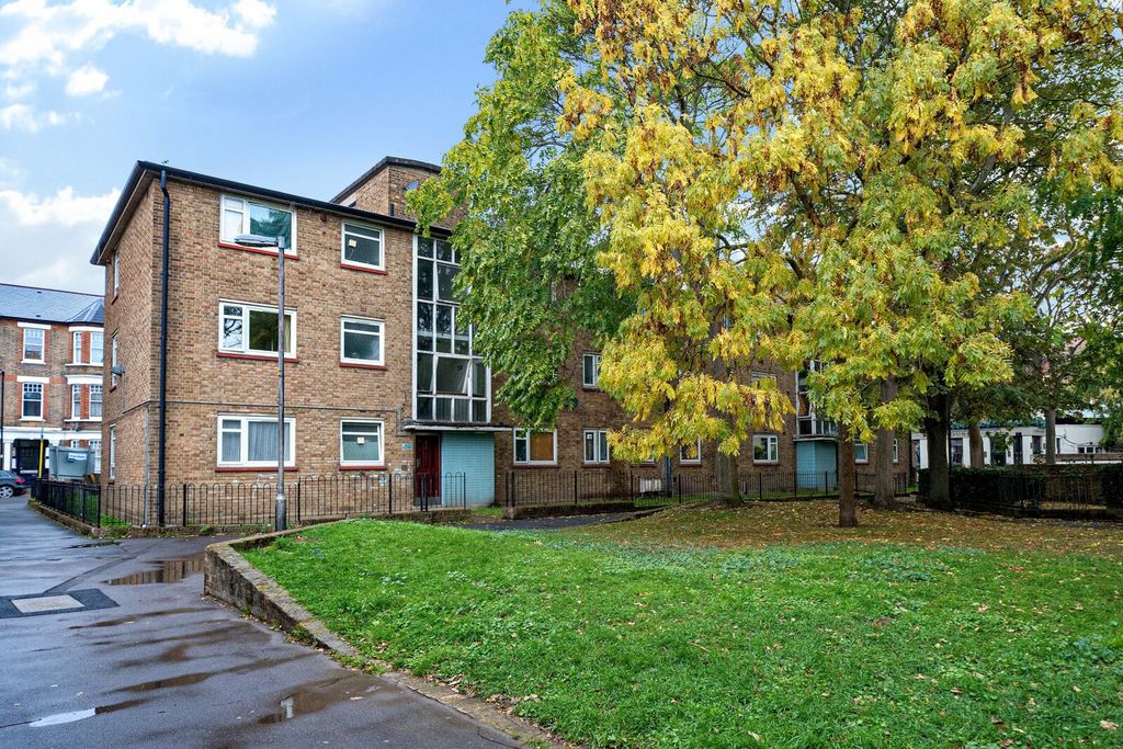 Property photo 1 of 6