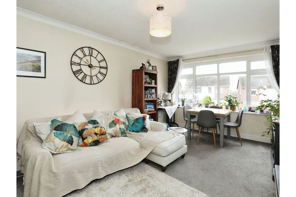 Property photo 2 of 16 Living Room