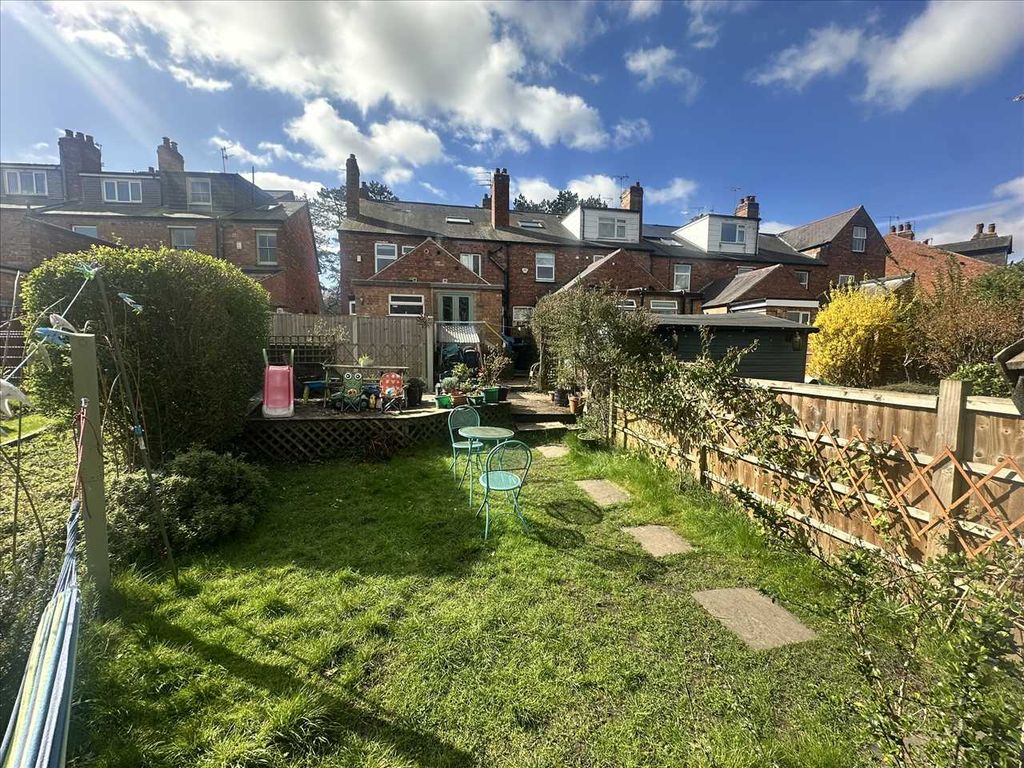 Property photo 2 of 25