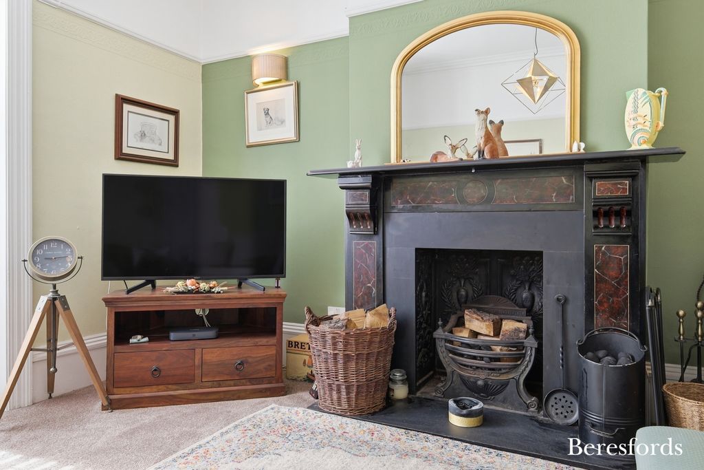 Property photo 3 of 30 Picture 3