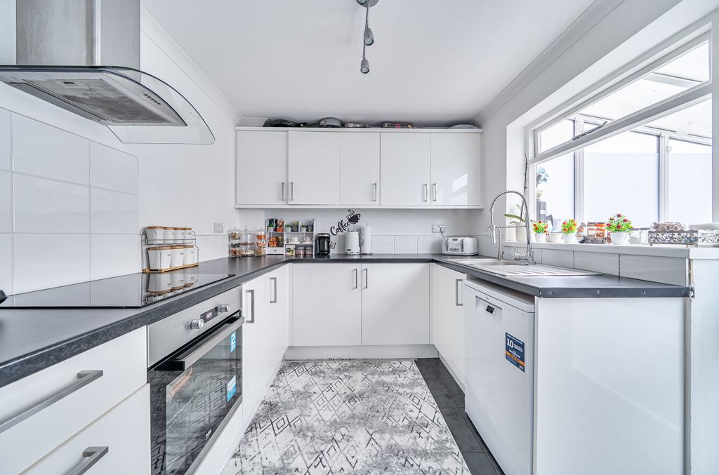 Property photo 3 of 13 1394438-11-694Ab8...