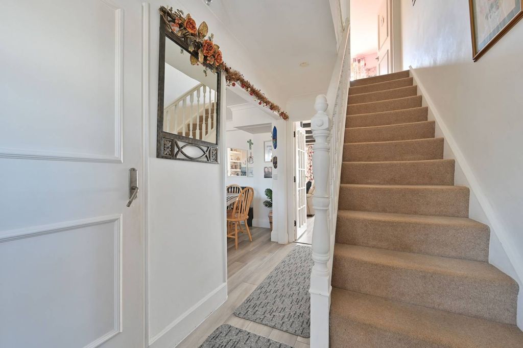 Property photo 3 of 22