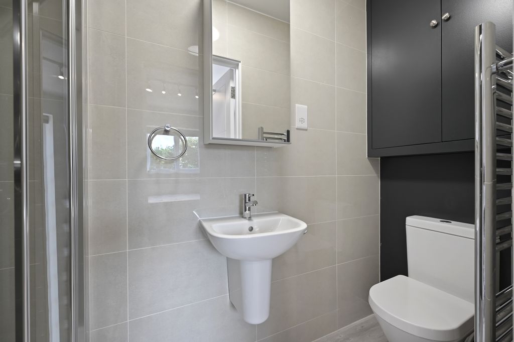 Property photo 2 of 6 Cs - 144 Hagden Lane - Studio20 Ensuite3 (1).Jpg