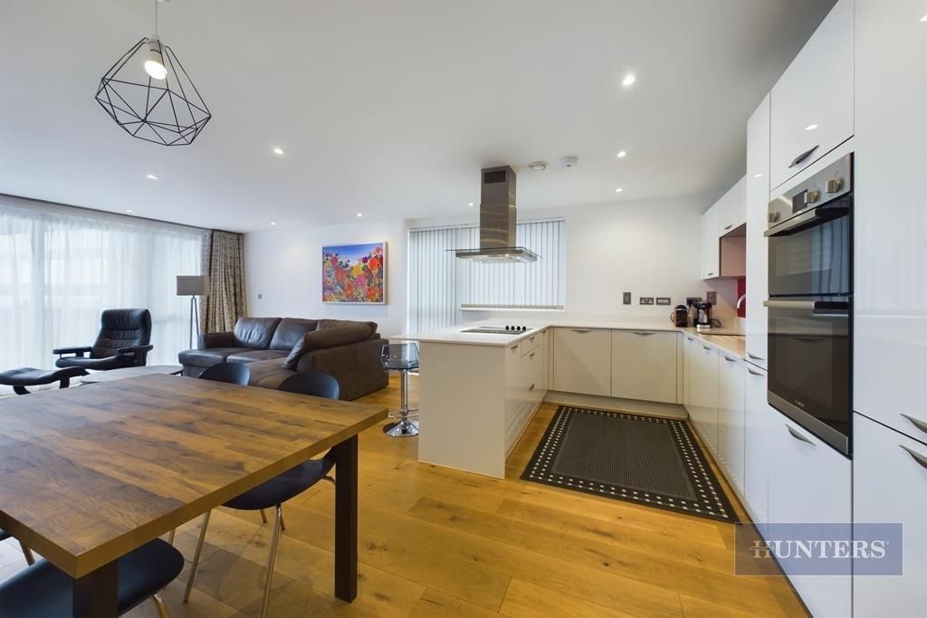 Additional image 5 of 3 bed flat for saleMaritime Walk, Ocean Village, Southampton SO14