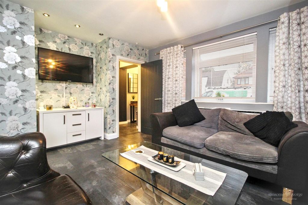 Property photo 2 of 20 Living Room