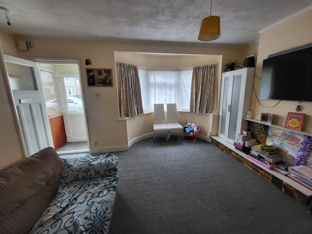 Property photo 3 of 7