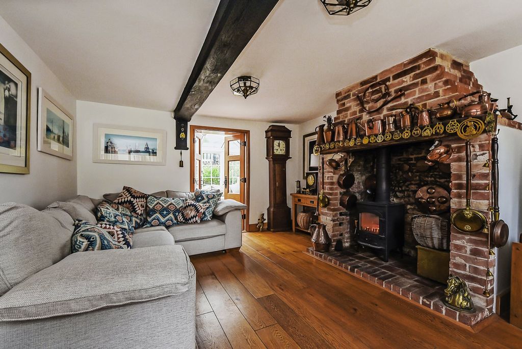 Property photo 2 of 19 Picture No. 12
