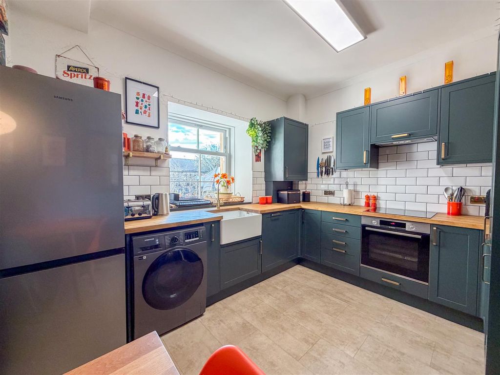 Property photo 3 of 29 Kitchen Diner