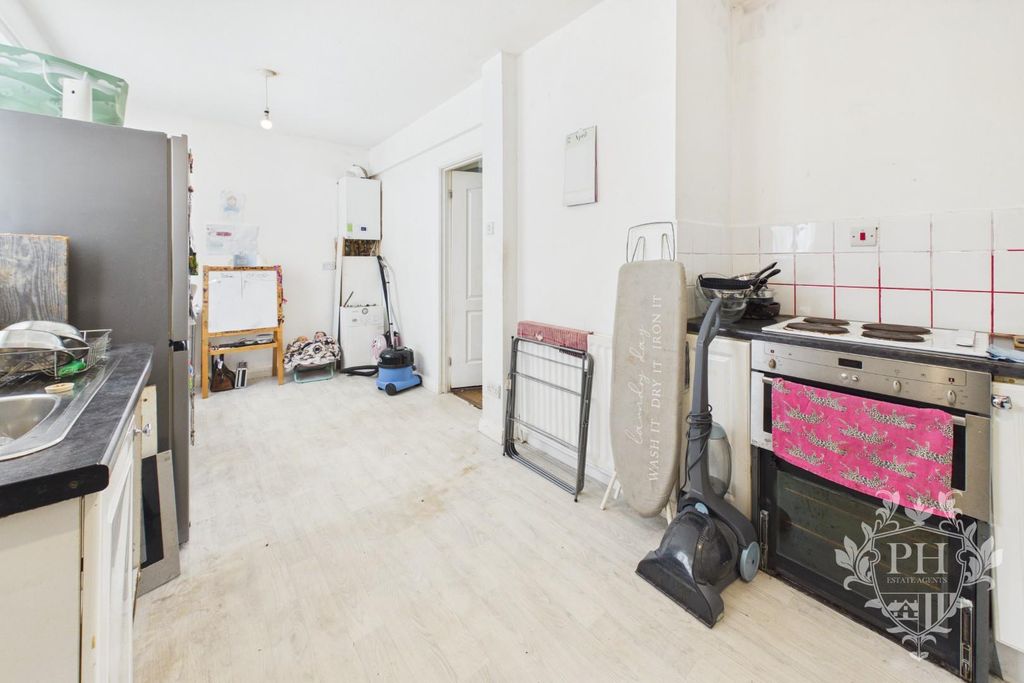 Property photo 3 of 9 Eb744903d258474Fa0De2B1Ffdb071B1_100_Cam02002G0-Pr