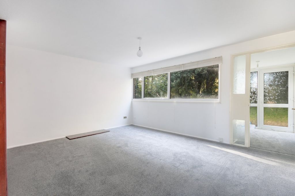 Property photo 3 of 15 Living Room