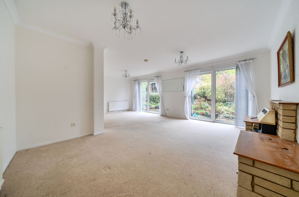 Property photo 3 of 13 153926510