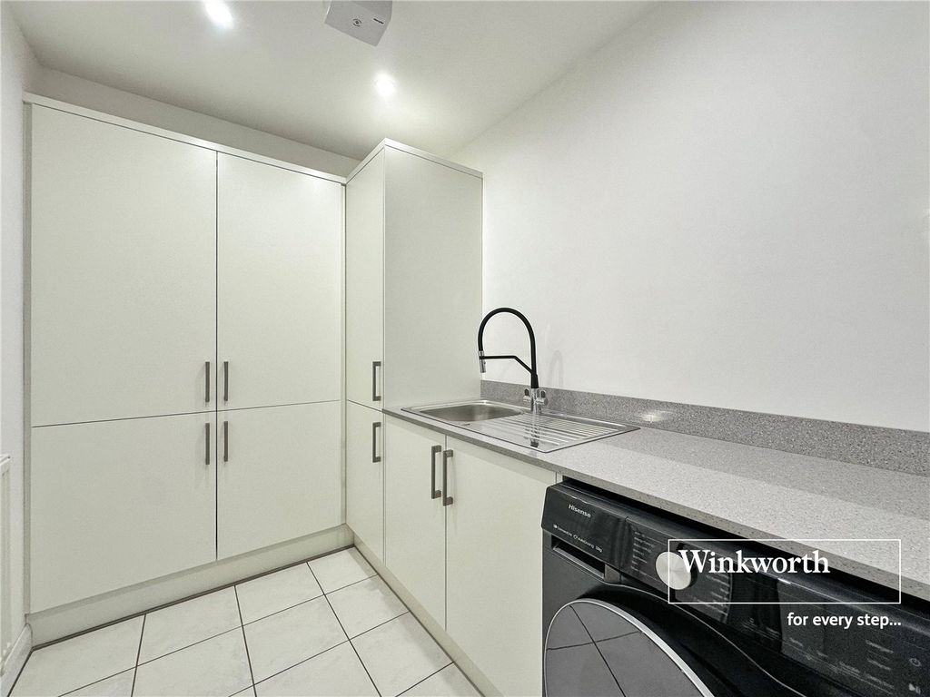 Additional image 13 of 3 bed flat for saleGolf Links Road, Ferndown, Dorset BH22