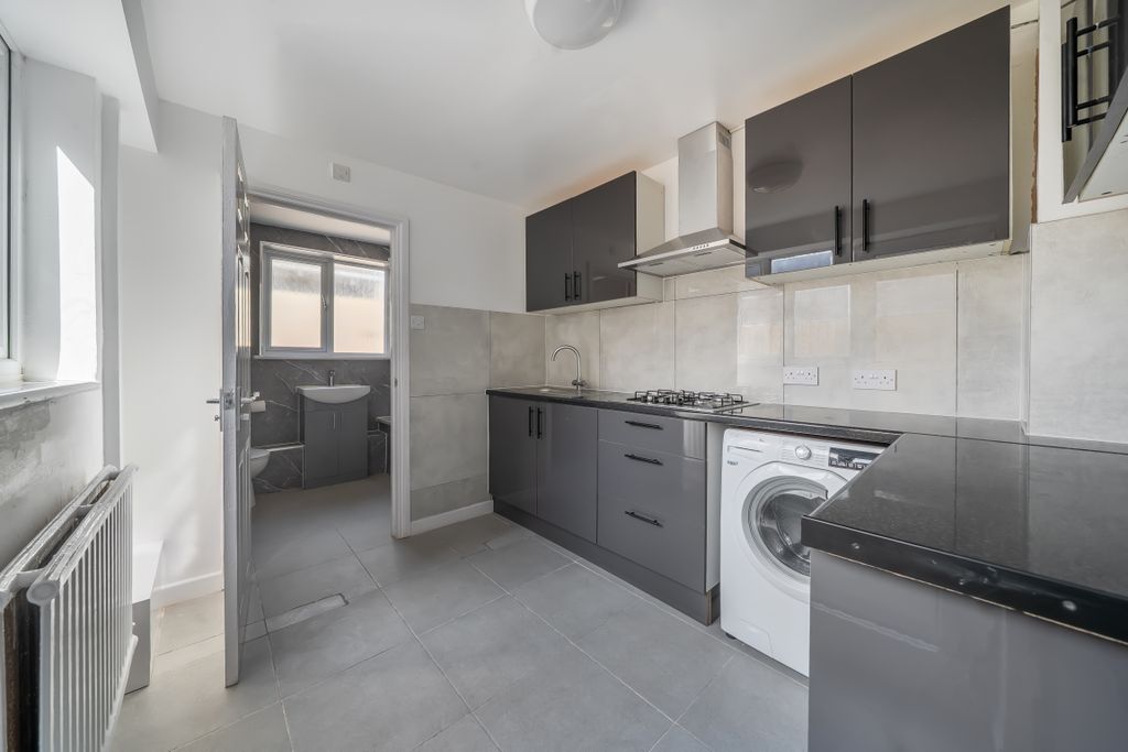 Property photo 3 of 12 15096544