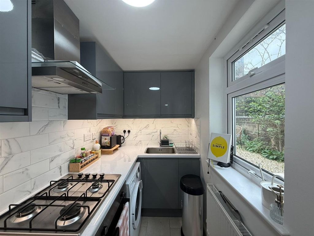 Property photo 3 of 9 2.Jpg