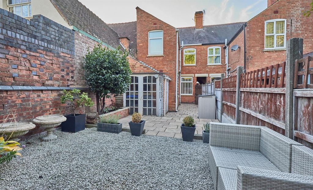 Property photo 3 of 12 4 Highfields Road Hk 7.Jpg